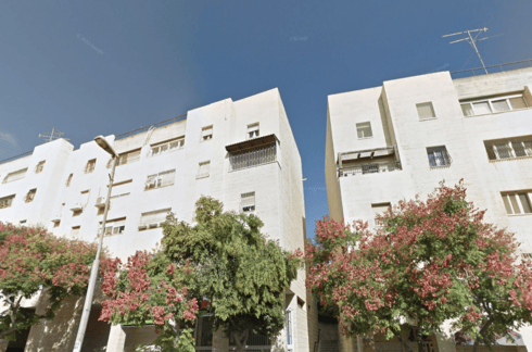 הבנין ברחוב השישה עשר