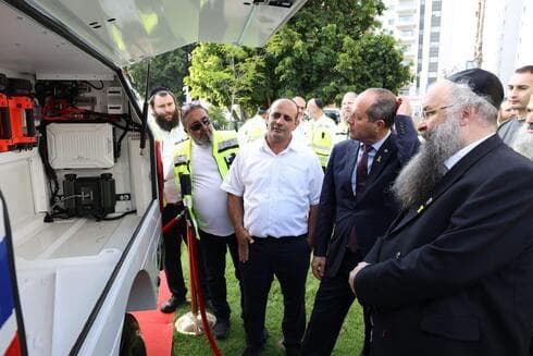 חנוכת אמבולנס שטח ראשון של זק"א בהרצליה