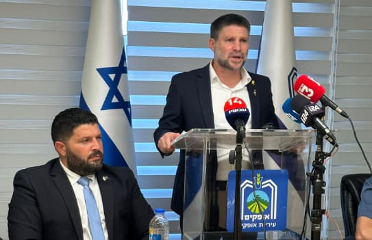 שר האוצר סמוטריץ' עם ח"כ אלמוג כהן באופקים