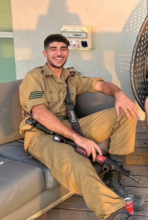 חיוך כובש. סמ"ר נועם דואק ז"ל 