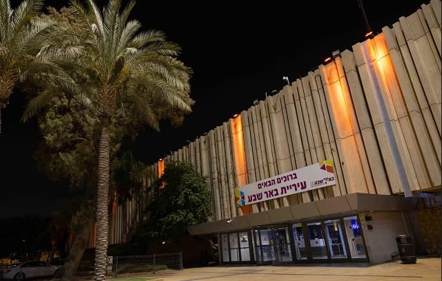 מאירים בכתום ליום הולדתו של אריאל ביבס