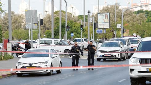 זירת הפיגוע בחולון 