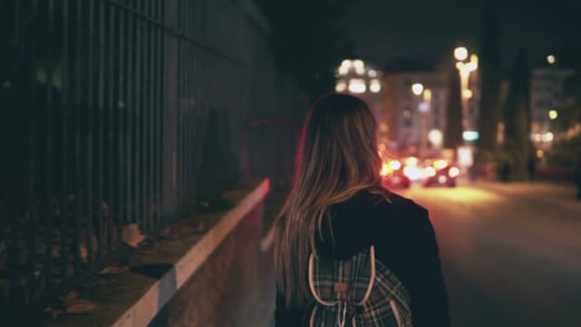 ניסה להכניס אותה בכל לרכב בנתניה
