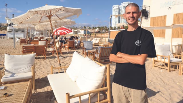 ירקוני בבית הקפה