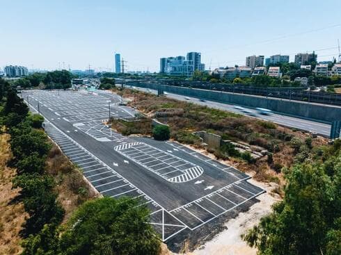 חניון הרכבת בהרצליה