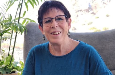 ניצן עמית מנהלת הקהילה של קיבוץ יראון