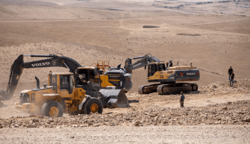 עבודות בשטח בו יקום כפר הסטודנטים 