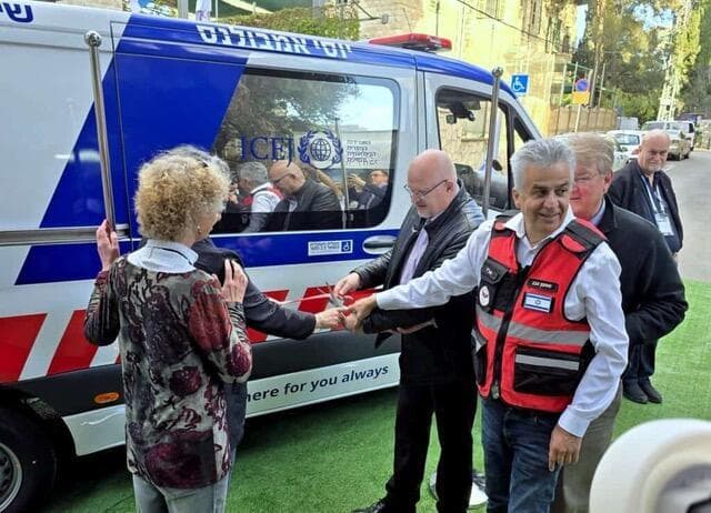 שמעון סבג, מנכ"ל ומייסד עמותת 'יד עזר לחבר'