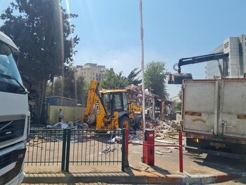 הריסת המתחם