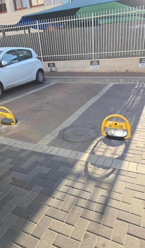 החניות החסומות החניות החסומות