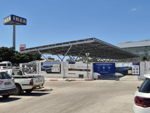 הקירוי הסולארי בחניון איקאה נתניה