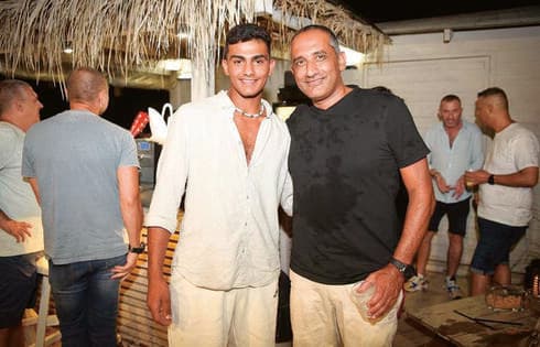 גיא ז"ל עם האב דדי שמחי 