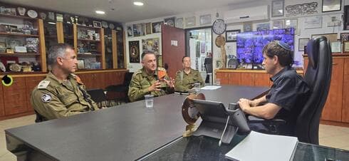הפגישה של רמי גרינברג עם נציגי פיקוד העורף