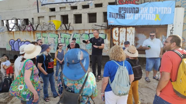 סיור ליד הקזינו שערכו נציגי המאבק הקזינו