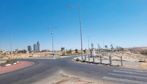 דרך יצחק שמיר לכיוון פלח 7 בבאר שבע