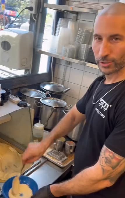 אור כהן, חומוס כספי