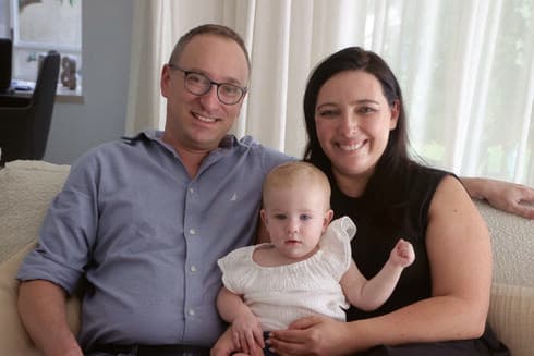 שמחה קטנה בתוך העצב