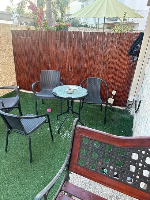 שברי יירוט נפלו בקרית ים (צילום: באדיבות עיריית קרית ים) שברי יירוט נפלו בקרית ים