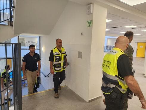 עובדי אגף הביטחון בעיריית רחובות. דריכות מוגברת ב-7 באוקטובר