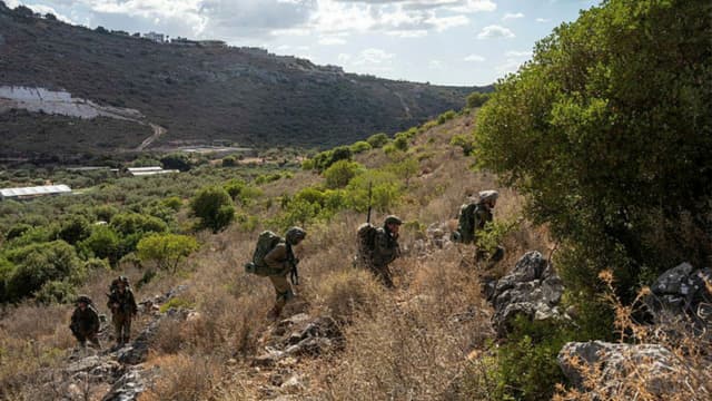 חייל צה"ל בפטרול בגבול לבנון