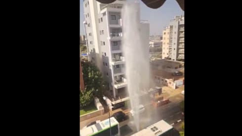 פרץ המים האדיר