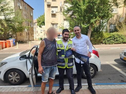 החברים מידידים