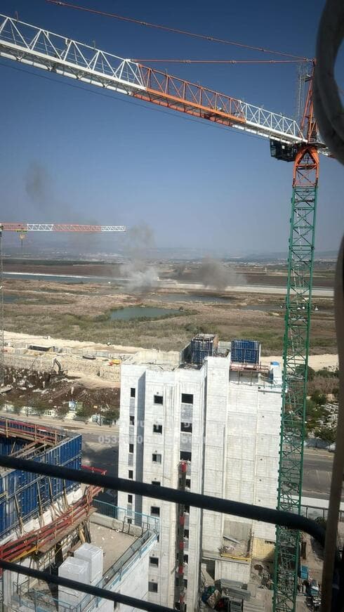 נפילה בשטח פתוח בקרית ביאליק (צילום: צלם לא ידוע, שימוש לפי סעיף 27א' לחוק זכויות יוצרים) נפילה בשטח פתוח בקרית ביאליק