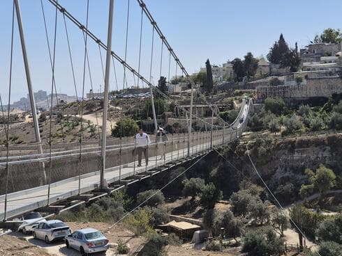הגשר התלוי גיא בן הינום