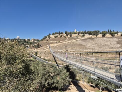 הגשר התלוי גיא בן הינום
