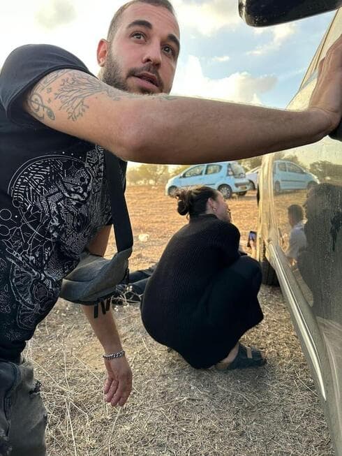 מאיה ואושרי בורחים ממחבלי חמאס ב־7 באוקטובר 2023