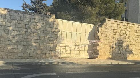 החומה שנפרצה, מנזר סנט קלייר בירושלים (צילום: mynet) החומה שנפרצה, מנזר סנט קלייר בירושלים