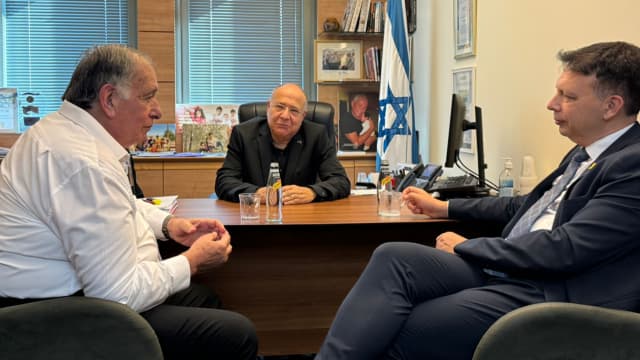 מסע הדילוגים של יונה יהב בכנסת