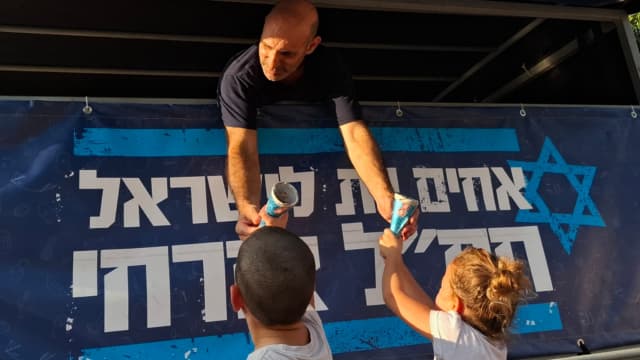 חלוקת גלידות בצפון
