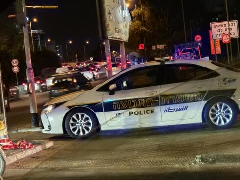 פקק בגלל הפגנה של חרדים כביש 4 ליד פתח תקוה