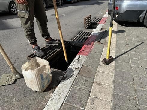עבודות תחזוקה לקראת החורף בבת ים (צילום: עיריית בת ים) עבודות תחזוקה לקראת החורף בבת ים