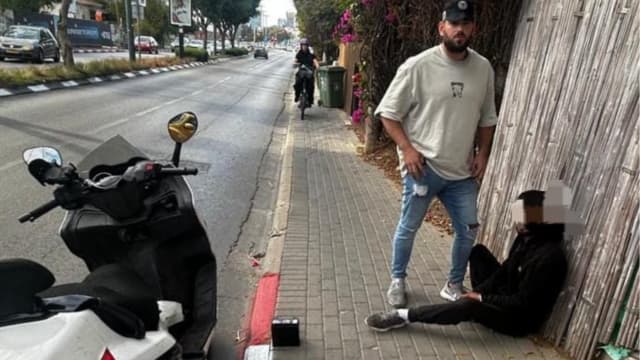 החשוד העצור, מצבר חשוד כגנוב והקטנוע