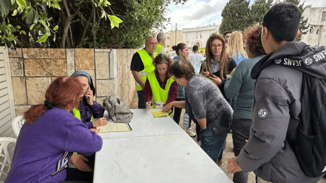 פתיחת מוקד מידע לתושבים בסמוך לזירת הנפילה
