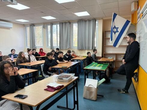 "לקח לי שנייה לקלוט שההפתעה בשבילי". שלמה עמנואל 