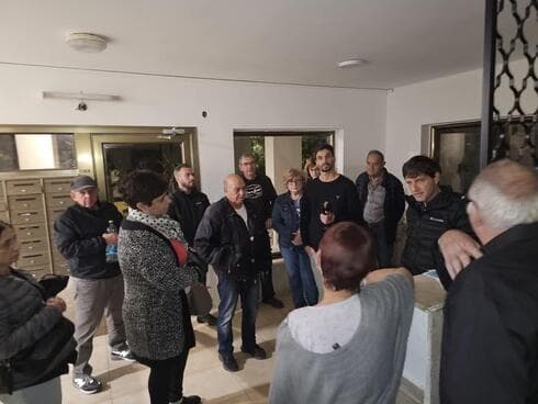 דיירי הבניין בפתח תקוה. עשו מהפך