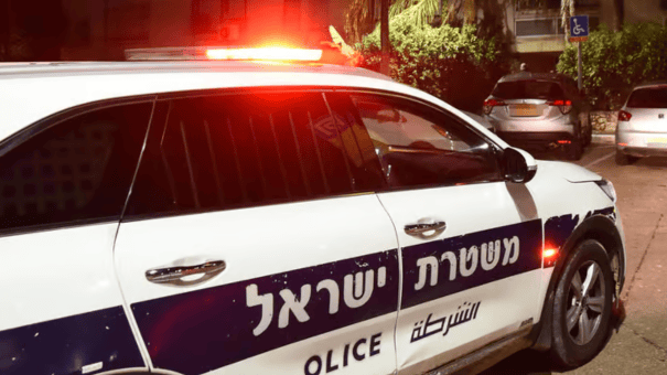 השוטרים הגיעו, אבל בני הזוג מבת ים לא פתחו השוטרים הגיעו, אבל בני הזוג מבת ים לא פתחו