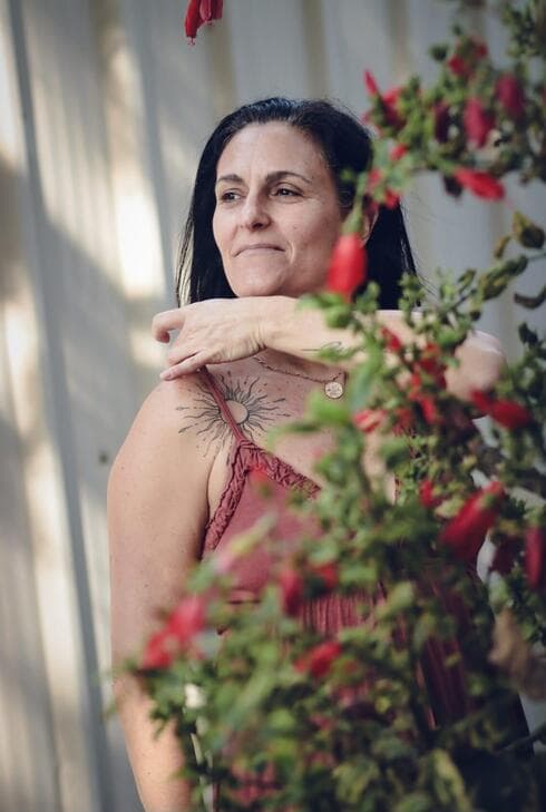 משתתפת בתחרות מיס קריות, מור קורן