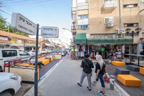 רחוב חובבי ציון פתח תקוה (צילום: מתוך דף הפייסבוק של רמי גרינברג, מתוך פרסומי העירייה ברשת החברתית) רחוב חובבי ציון פתח תקוה