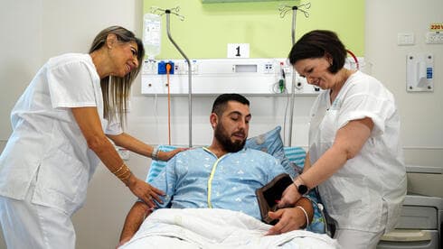 מגיעים מכל הארץ. 