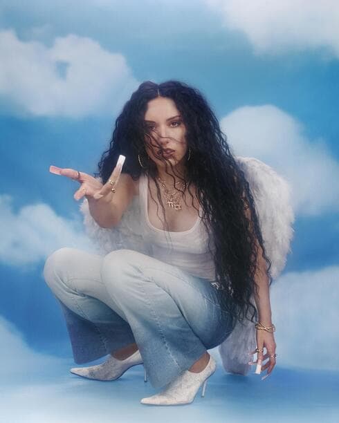 אתי רומנו. שמה את בת ים על המפה