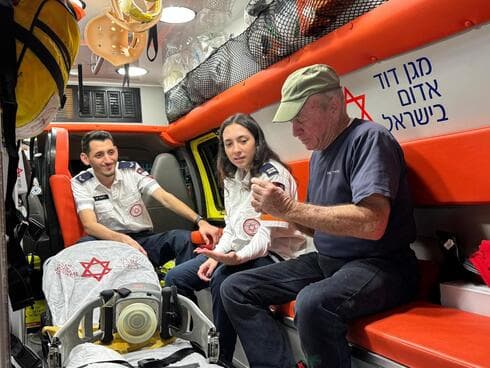  שמואל אשר מחולון והצוות שהציל את חייו