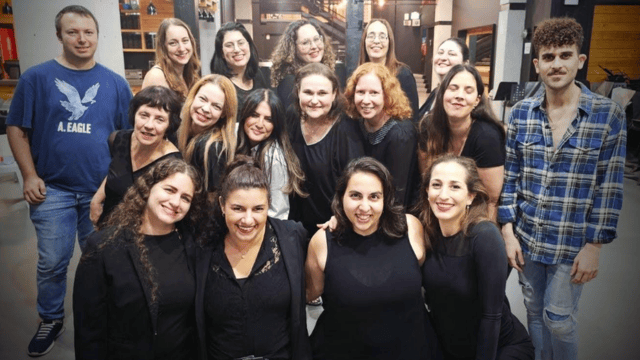 באות לשיר. הרכב "נשים בביט"