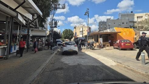 רחוב גוטמן ליד שוק פתח תקוה. מחסה מוגן