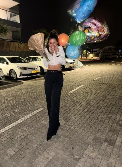 ג'סיקה אלטר חוגגת יום הולדת 29