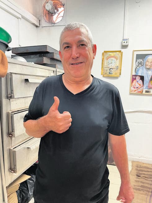 חנניה, קולה מעל 55 שנה