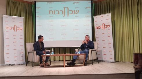 שישי תרבות. יובל קרני פרשן פוליטי של ידיעות אחרונות מראיין את גלעד שרון